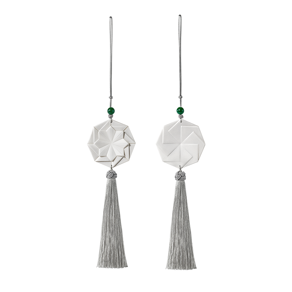 where winds meet paper moon pendant front and abck
